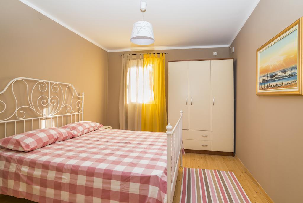 Apartments & Rooms Buoni Amici Murine Номер фото