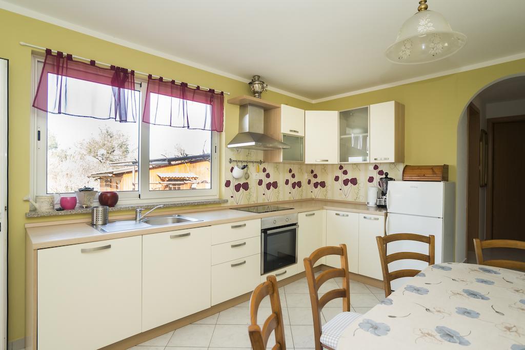 Apartments & Rooms Buoni Amici Murine Номер фото