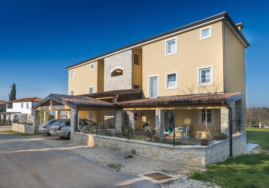 Apartments & Rooms Buoni Amici Murine Экстерьер фото